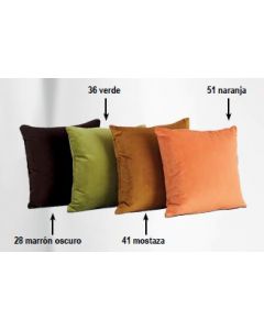 Cojines de colores de distintas tonalidades diferentes, cuatro medidas, confeccionados con tejido tacto de terciopelo.